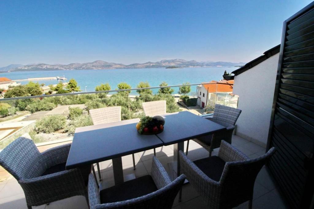 Apartments Kula Janjina Екстериор снимка